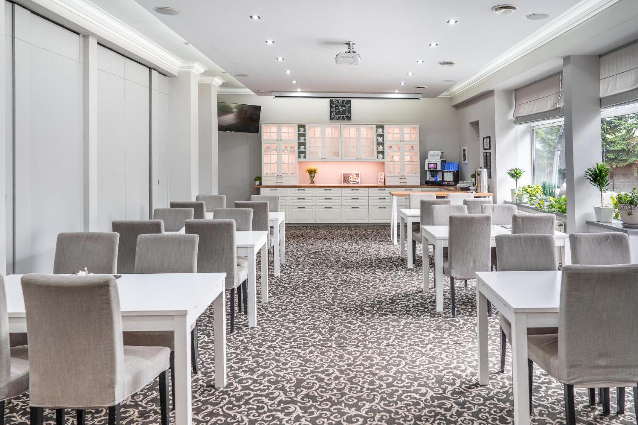 Hotel Europejski Nysa Esterno foto