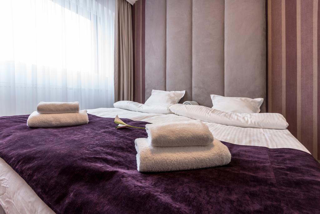 Hotel Europejski Nysa Esterno foto