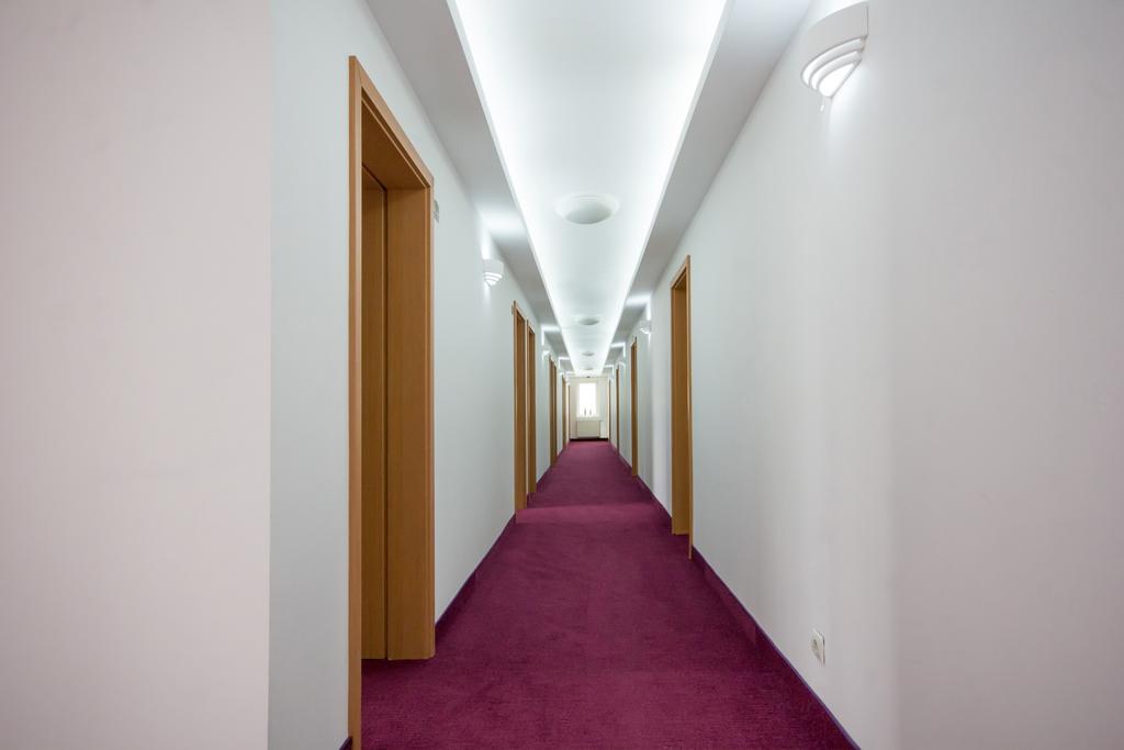 Hotel Europejski Nysa Esterno foto