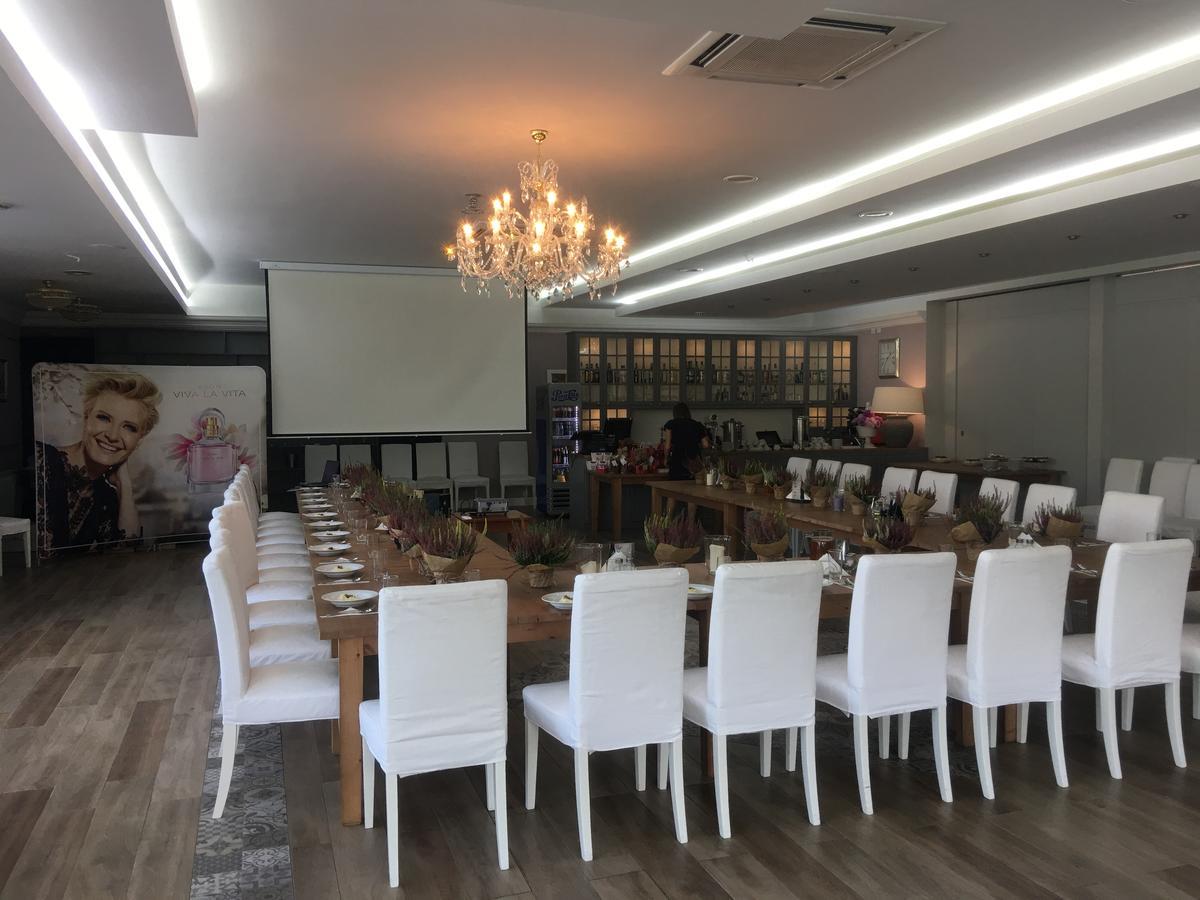 Hotel Europejski Nysa Esterno foto